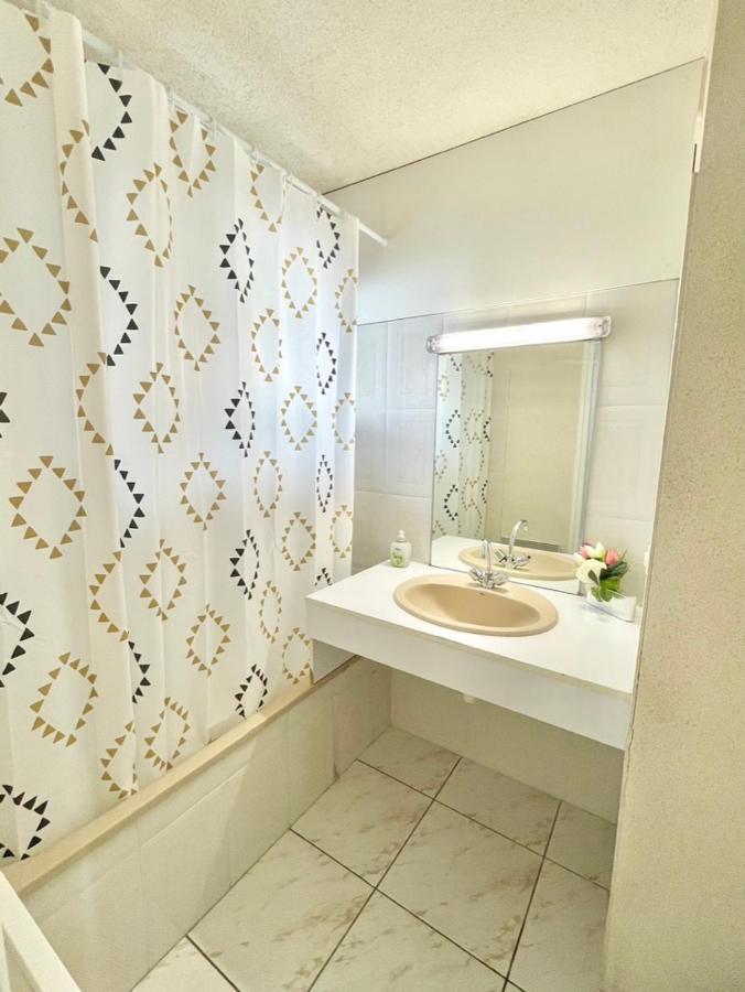 ロワイヤンCharmant Rez De Jardin - 900M Plage De Pontaillacアパートメント エクステリア 写真